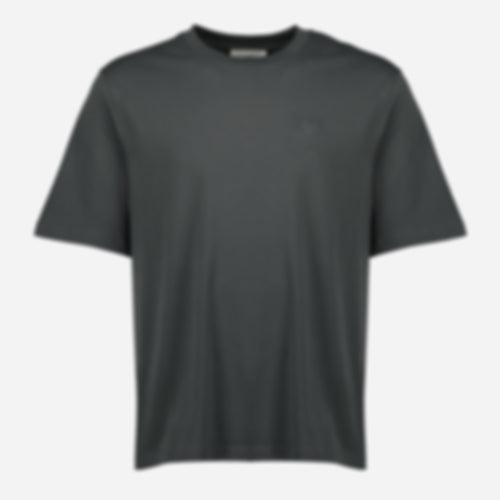 T-shirt logo